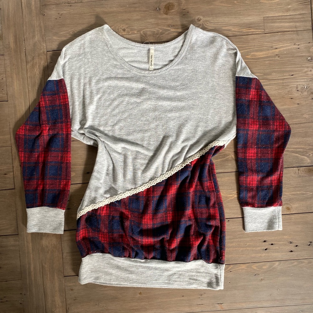 New Mode Long Sleeve Jersey Top / Thin Sweater - size M, grey and red/navy plaid
